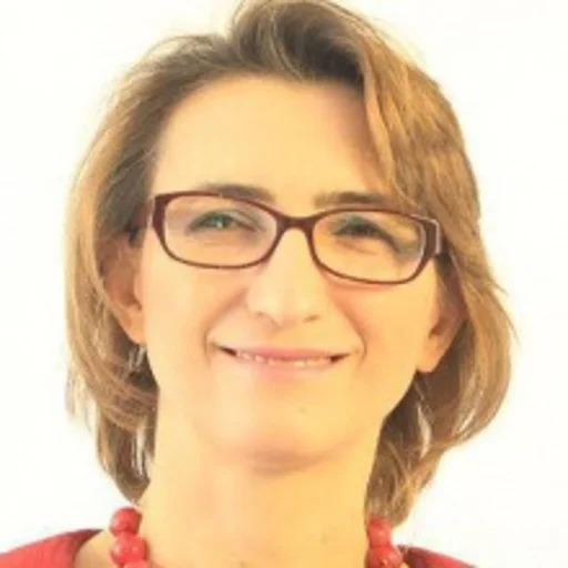Aynur Özge